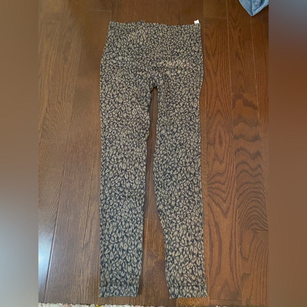 Woman’s Spanx Cheetah print leggings